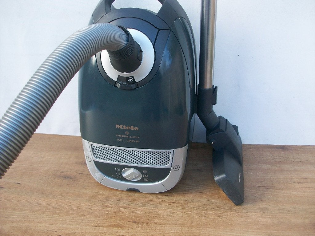 Zeer krachtige 2000 watt Miele Parkett & Co 5000 stofzuiger, Witgoed en Apparatuur, Gebruikt, 2000 watt of meer, Geschikt voor tapijt