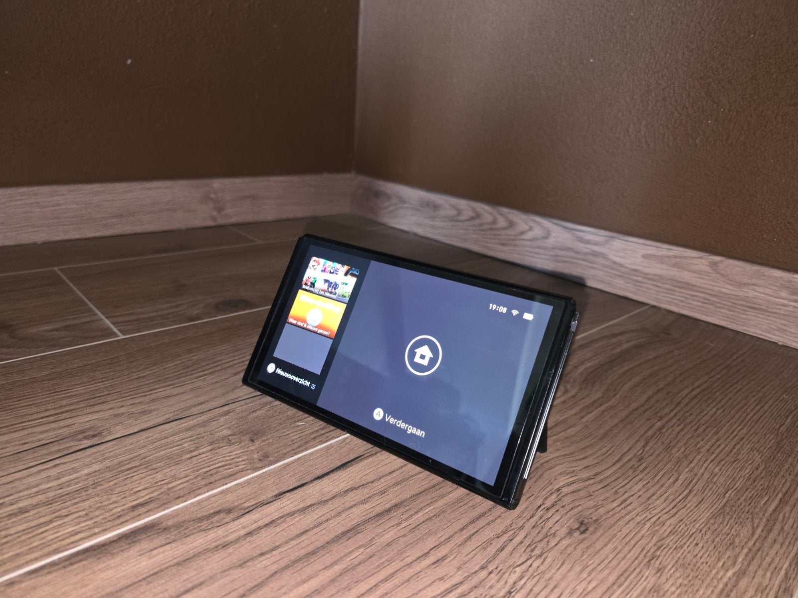 Foto 8 van Nintendo Switch OLED met 2 controllers en dock