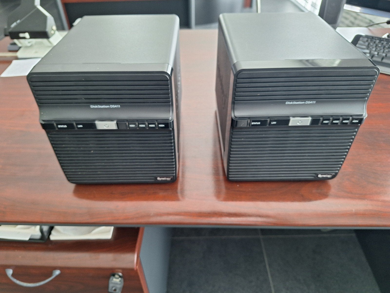 2 stuks Synology DiskStation DS411 NAS met elk 2x 1TB HDD's, Computers en Software, Ophalen of Verzenden, Zo goed als nieuw