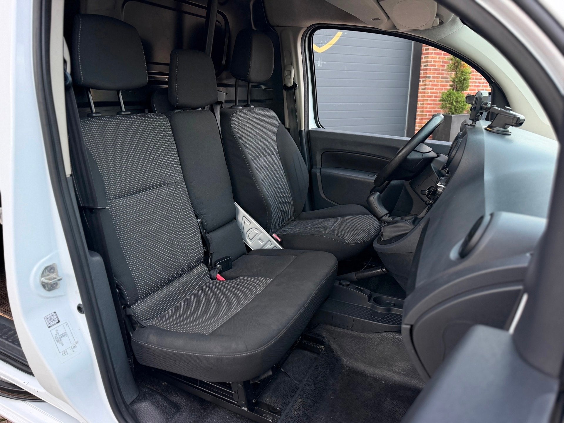 Mercedes-Benz Citan 108 CDI BlueEFFICIENCY 3 Persoons Airco, Voorwielaandrijving, Stof, Gebruikt, 4 cilinders