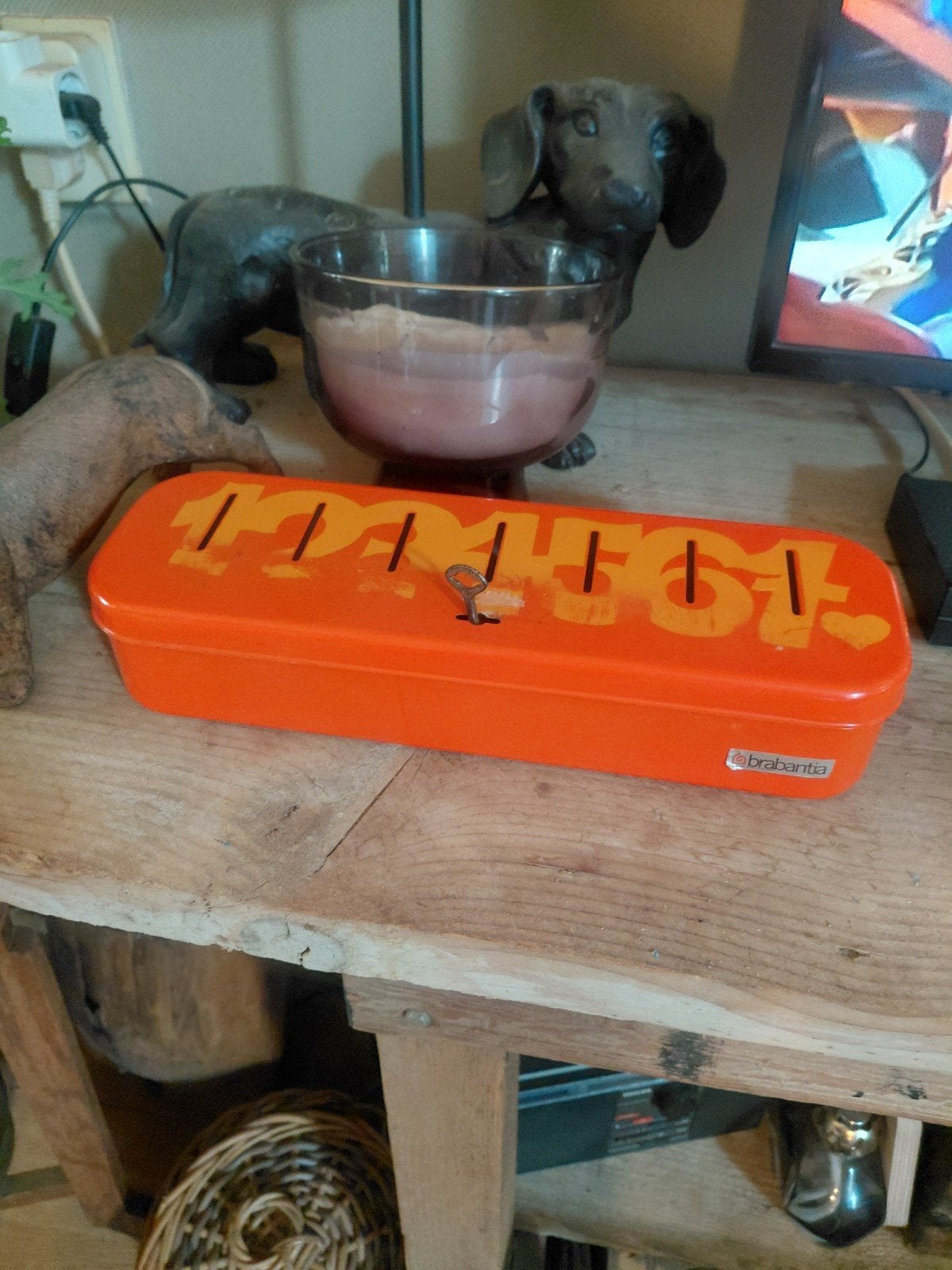 Oranje vintage Brabantia huishoudgeldkistje met sleutel, Ophalen of Verzenden, Huis en Inrichting