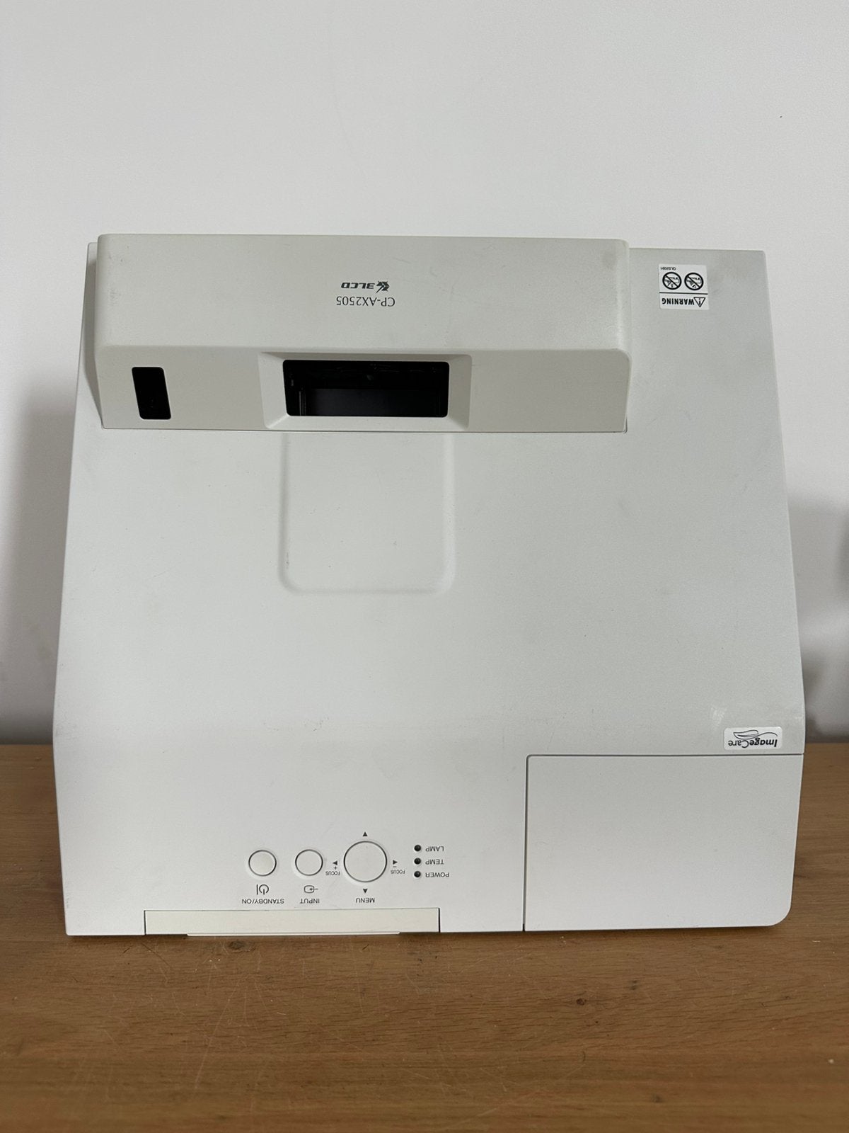Hitachi CP-AX2505 Ultra Short Throw Beamer 2700 lumen, Audio, Tv en Foto, Beamers, Ophalen of Verzenden, Zo goed als nieuw, LCD