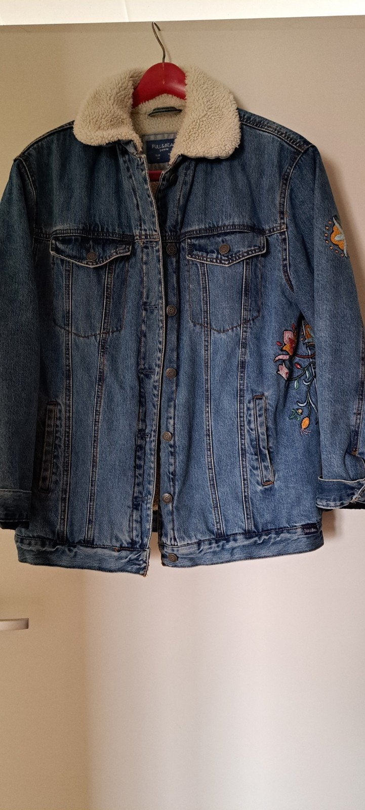 Denim jas met borduursels M, Ophalen of Verzenden, Zo goed als nieuw, Zwart