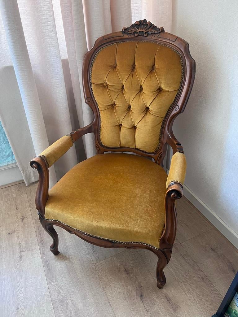 Barok stoel in okergeel, Ophalen