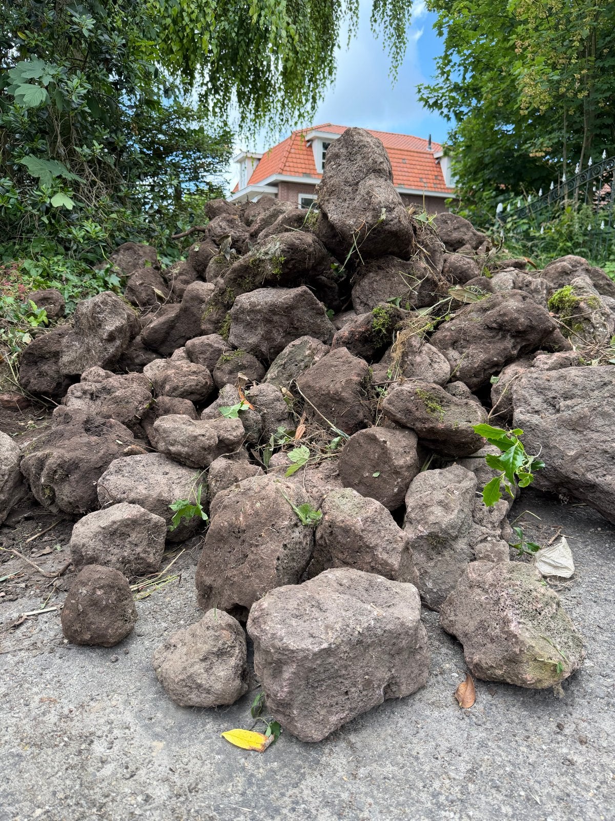 Grote partij lavastenen voor tuin, Ophalen, Gebruikt, Kei, Lava