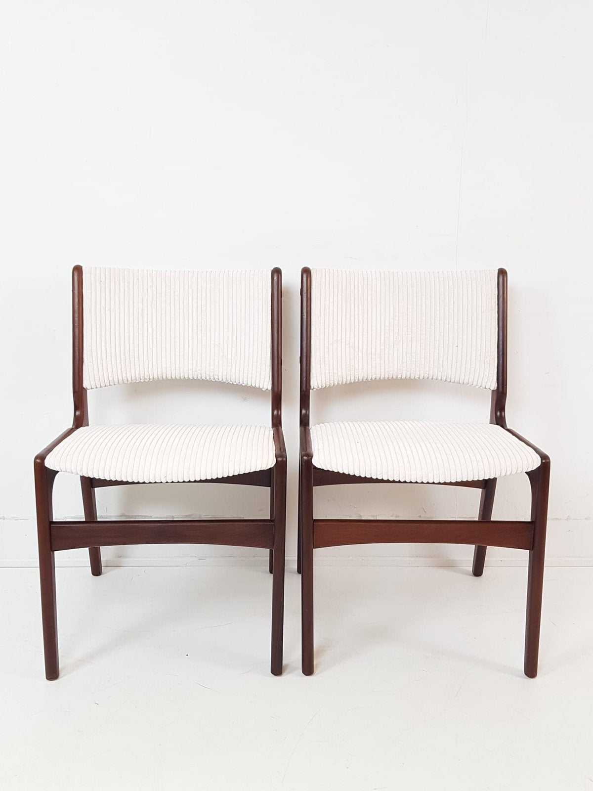 2 4 6 8 Deense teak houten Erik Buch stoelen creme rib nieuw, Huis en Inrichting, Stoelen, Overige kleuren, Ophalen of Verzenden