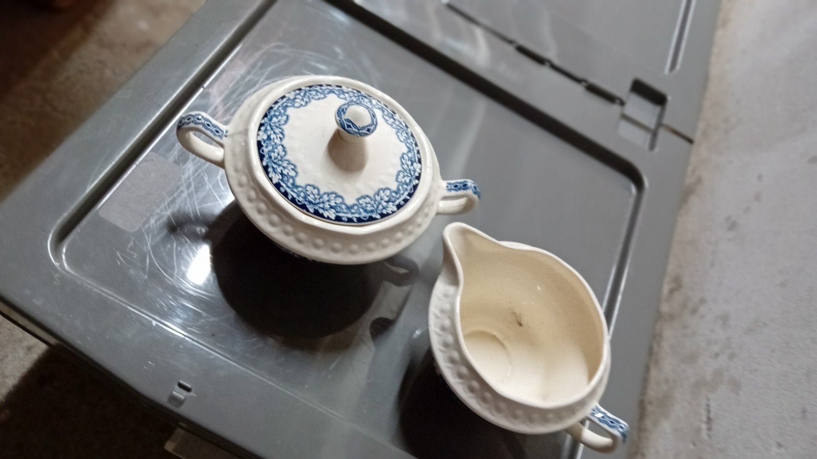Maastricht aardewerk melkkan/suikerpot/melkannetje, Ophalen of Verzenden