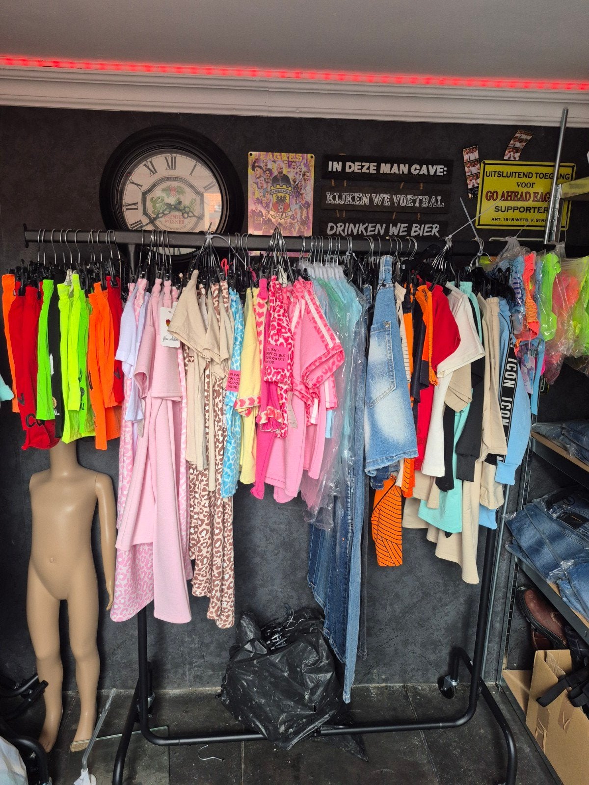 Partijhandel kleding alles in 1 koop, Ophalen of Verzenden, Nieuw, Overige maten