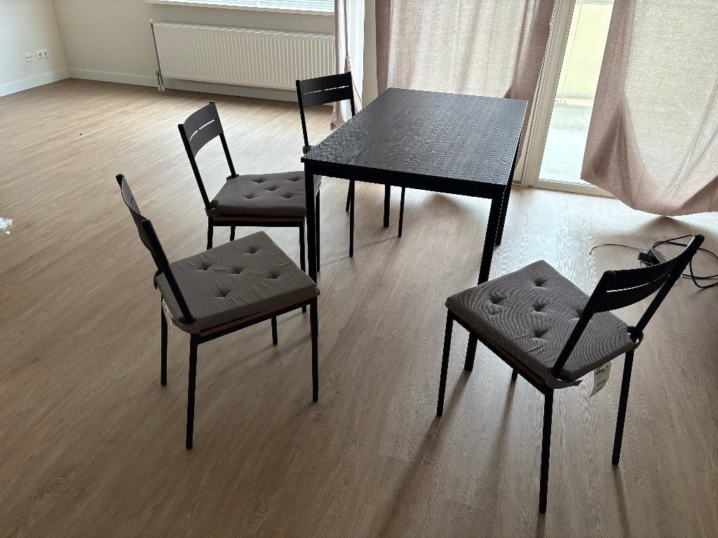 Dining Set – Table with 4 Chairs, Ophalen, Gebruikt, Modern Kitchen Dining Set, 4 tot 6 stoelen