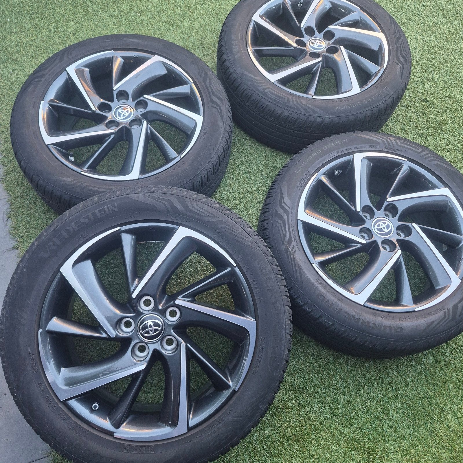 toyota chr velgen met all season banden 18inch, Auto-onderdelen, Ophalen, 18 inch, 215 mm, All Season
