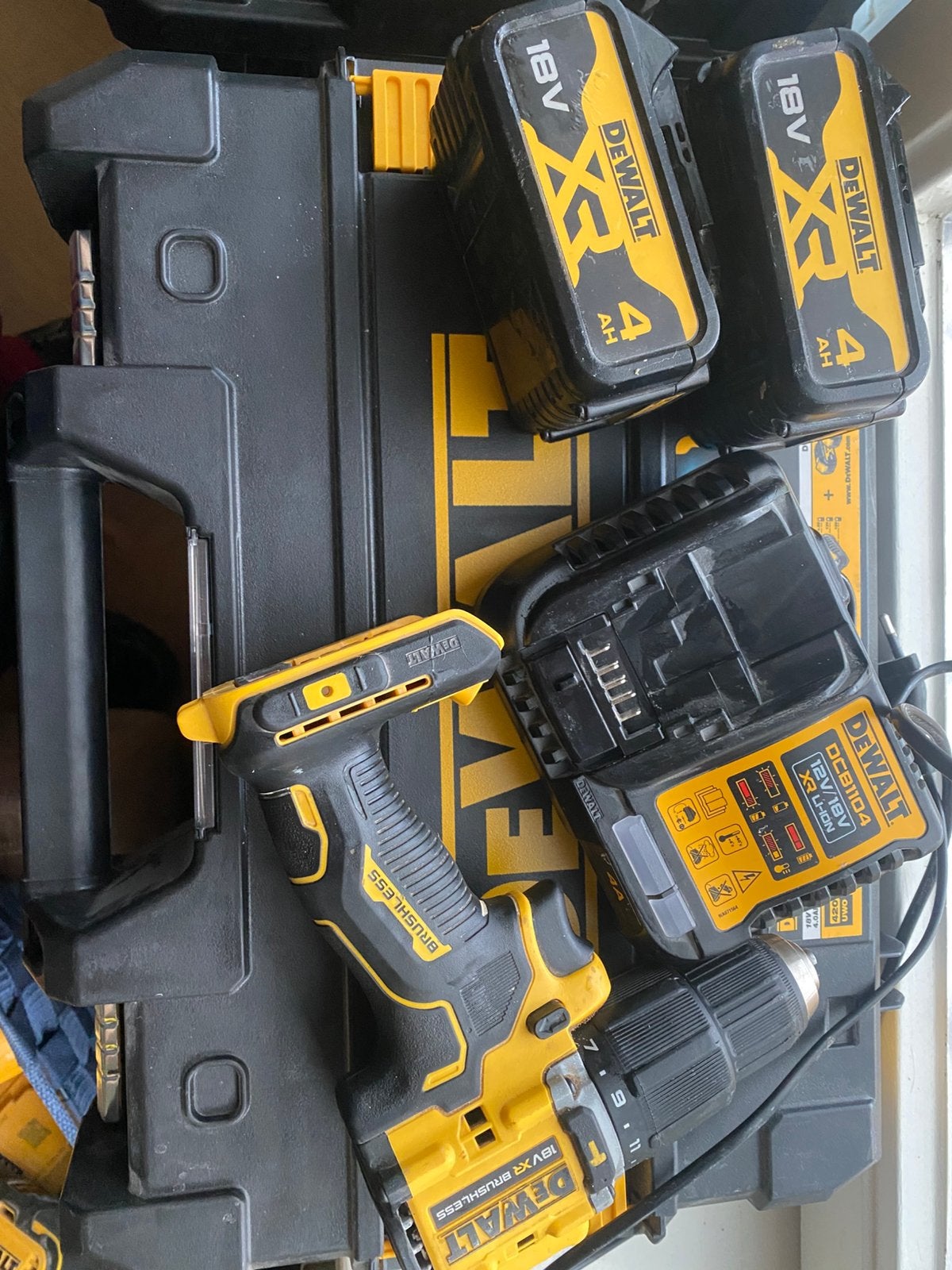 Dewalt DCD100YM2T klopboor machine, Ophalen of Verzenden, Zo goed als nieuw, Boormachine