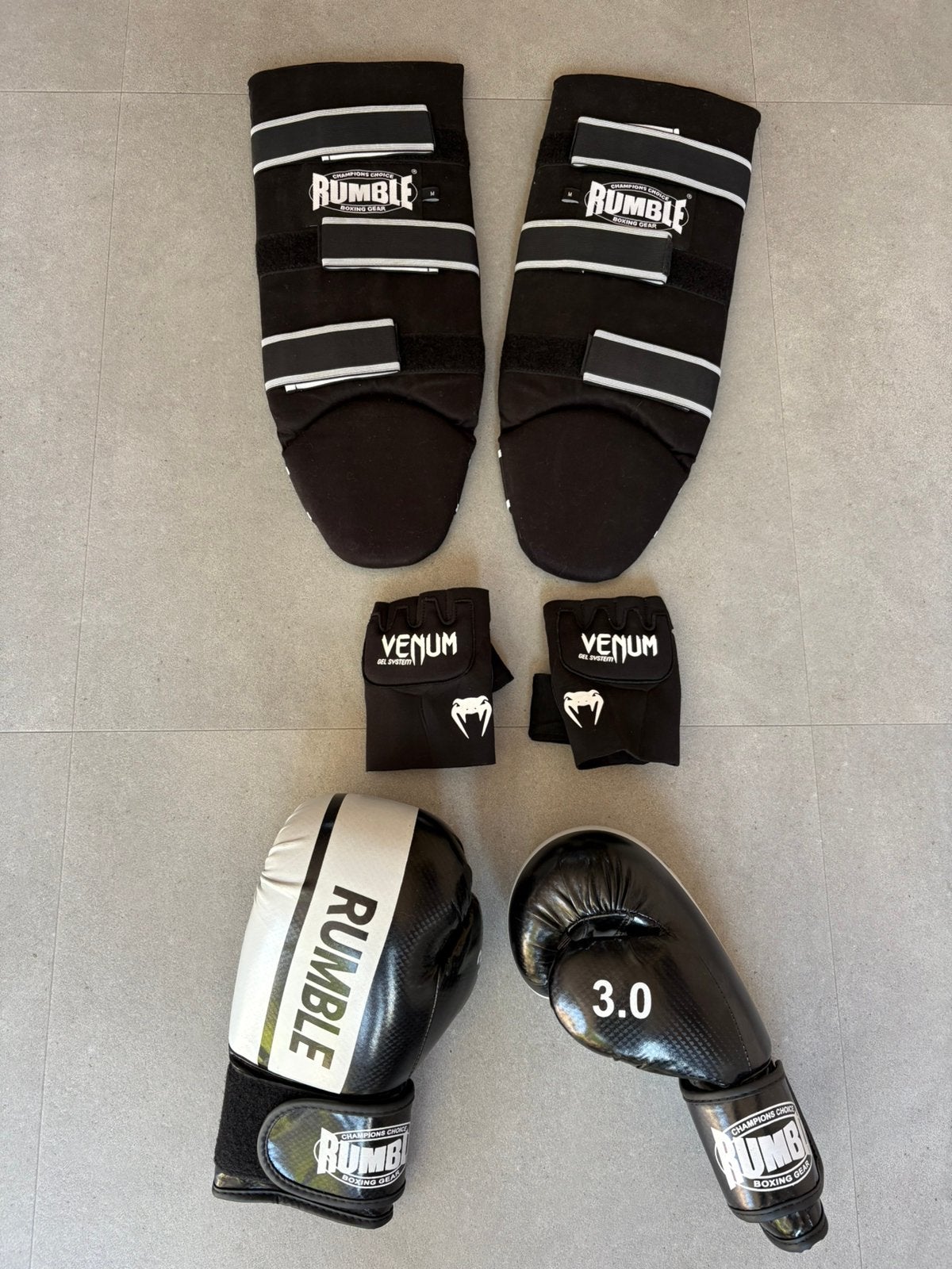 Complete set van Rumble kickboksen, Sport en Fitness, Vechtsporten en Zelfverdediging, Ophalen of Verzenden, Zo goed als nieuw