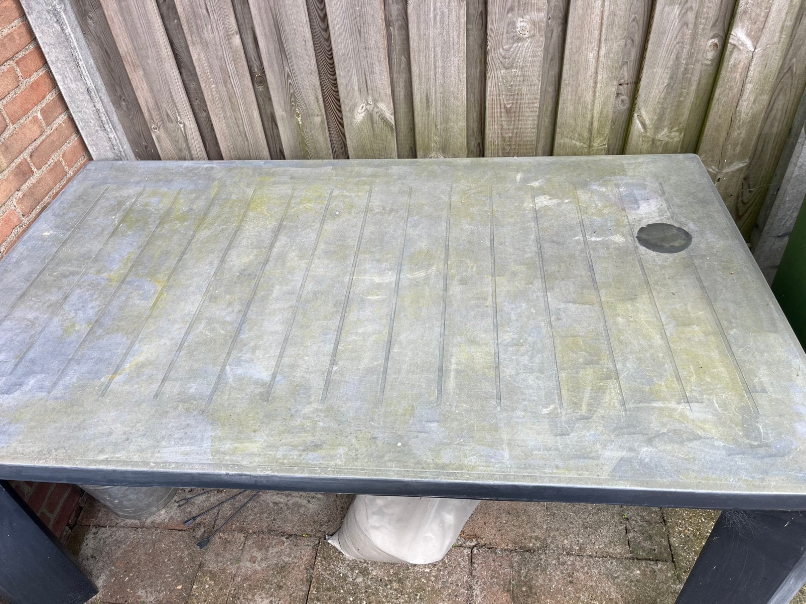 Tuintafel bijna gratis, Ophalen, Zo goed als nieuw, Rechthoekig, Kunststof