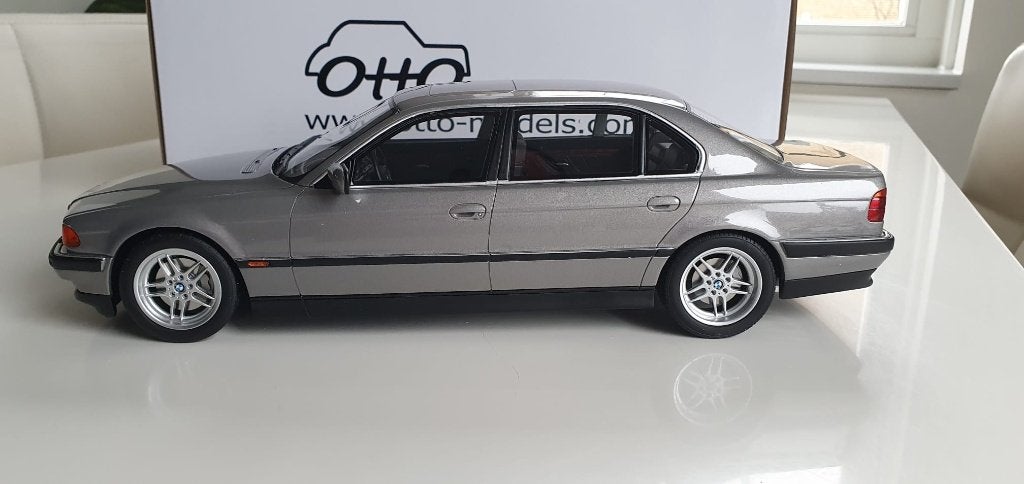 1:18 OttoMobile BMW 750 il (E38) James Bond #1000/3000, Hobby en Vrije tijd, BBR, OttOMobile, Auto, Ophalen of Verzenden