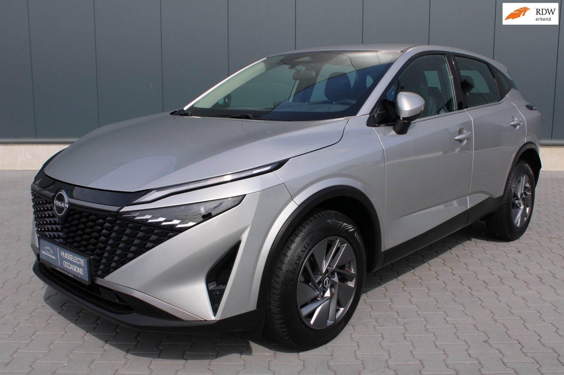 Nissan Qashqai 1.3 DIG-T Mild-Hybrid Acenta, Voorwielaandrijving, Stof, Gebruikt, Zwart