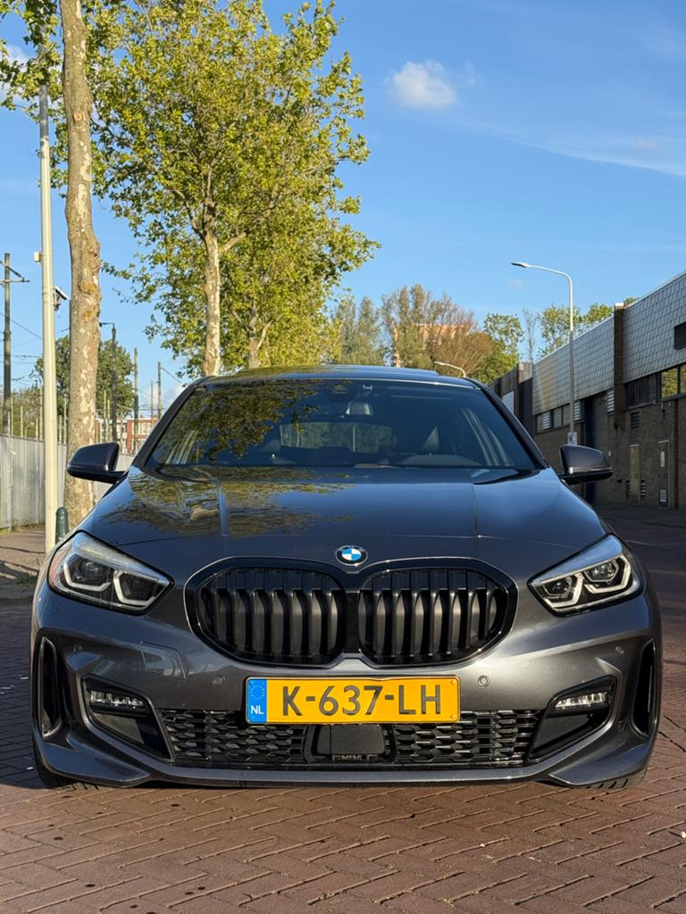 BMW 1-Serie 118i High Executive M-sport Led/ Pano, Auto's, BMW, 136 pk, Leder en Stof, 1500 cc, Particulier