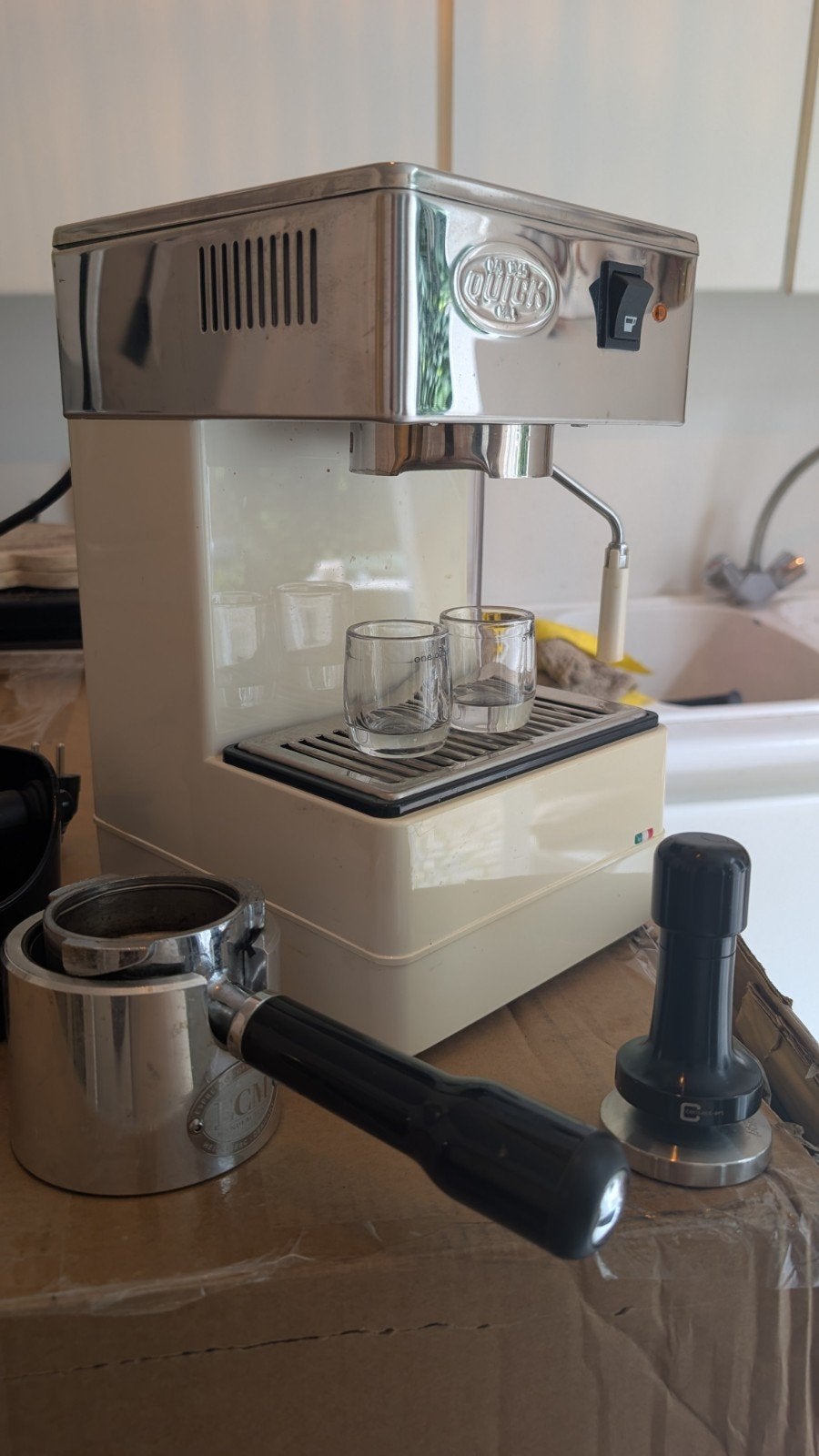 Quick Mill Espressomachine WIT 0828-O-EU-BI met accessoires, Witgoed en Apparatuur, Gebruikt, Espresso apparaat, Gemalen koffie