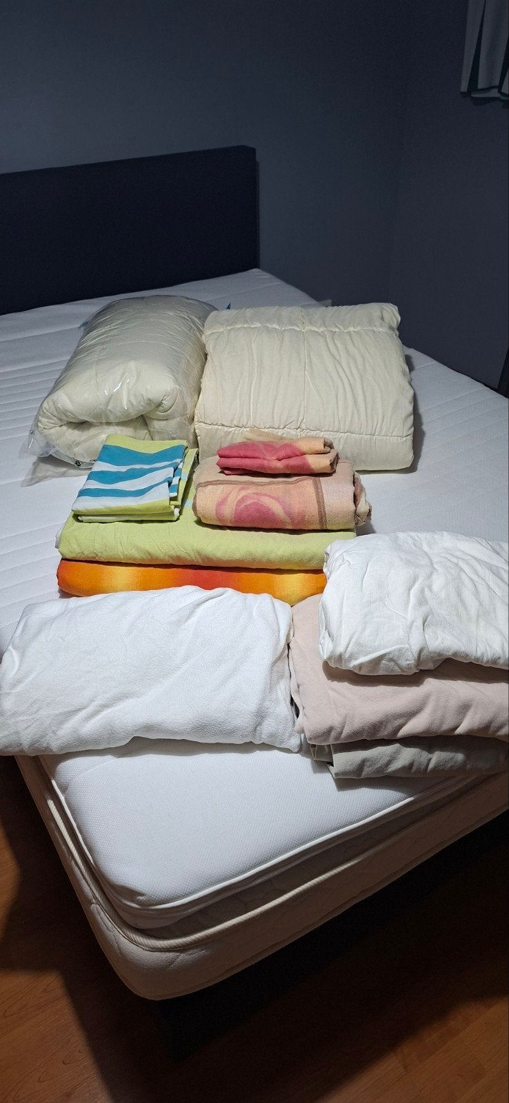 Boxspring met gratis topper en gratis beddengoed. 140x200cm., Huis en Inrichting, Ophalen, Gebruikt, Zwart, Tweepersoons