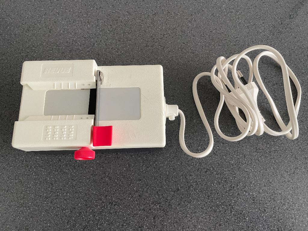 Dia snij apparaat met verlichting voor dia-strookjes, Audio, Tv en Foto, Diaprojectors, Ophalen of Verzenden, Gebruikt