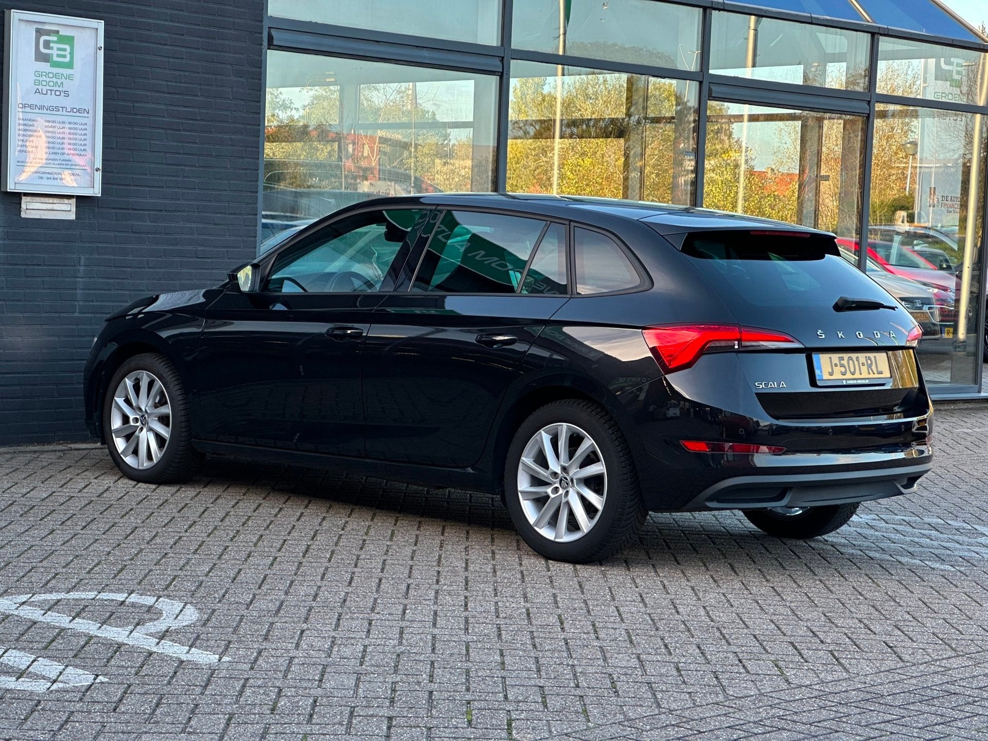Skoda Scala 1.0 TSI Sport Business/PANO-DAK/CARPLAY/NL-AUTO, Auto's, Scala, Euro 6, Origineel Nederlands, 600 kg