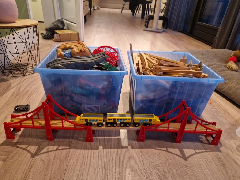 Heel veel houten trein spoor + 3 langen trein, Ophalen of Verzenden, Zo goed als nieuw