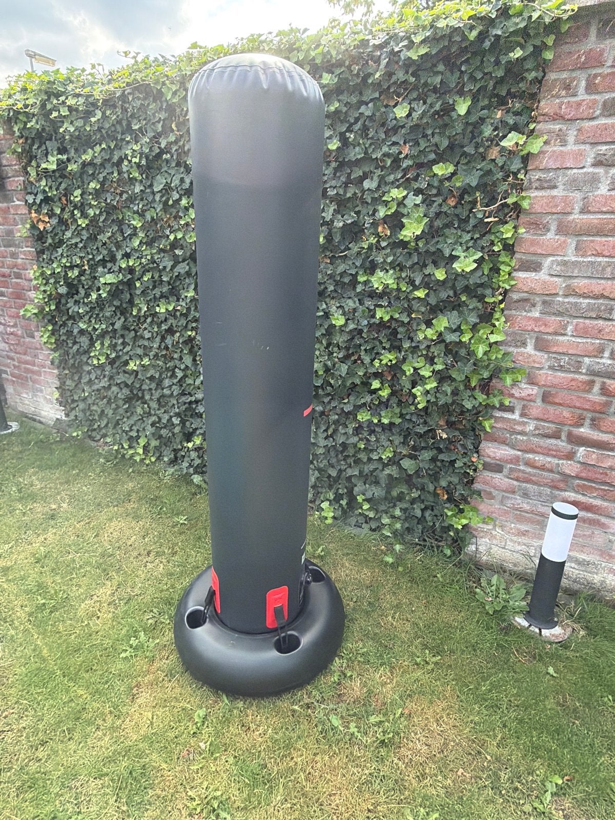 Opblaasbare bokszak Outshock - Zo goed als nieuw, Sport en Fitness, Boksen, Ophalen, Zo goed als nieuw, Bokszak