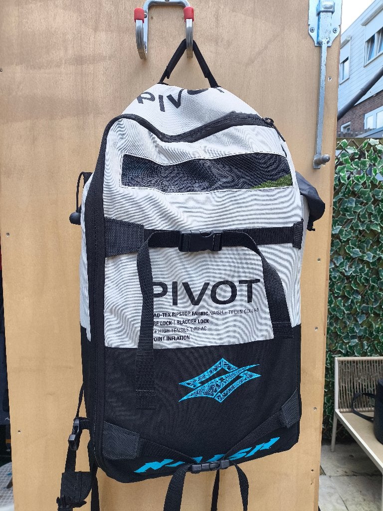 Naish Pivot 8m 2024 – zoekt nieuwe waterbaas, 8 m², Geen board, Ophalen of Verzenden, Zo goed als nieuw