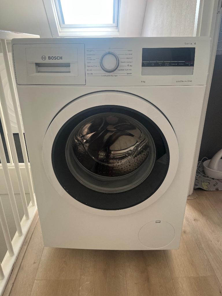 Bosch wasmachine Serie 4 – 8 kg – volledig werkend, Ophalen, Zo goed als nieuw, Voorlader, 85 tot 90 cm