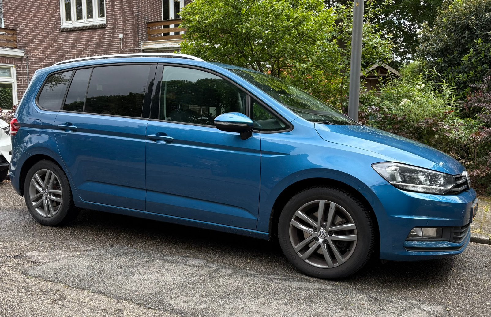 Volkswagen Salvador 17 inch lichtmetalen velgen met banden, Ophalen, Gebruikt