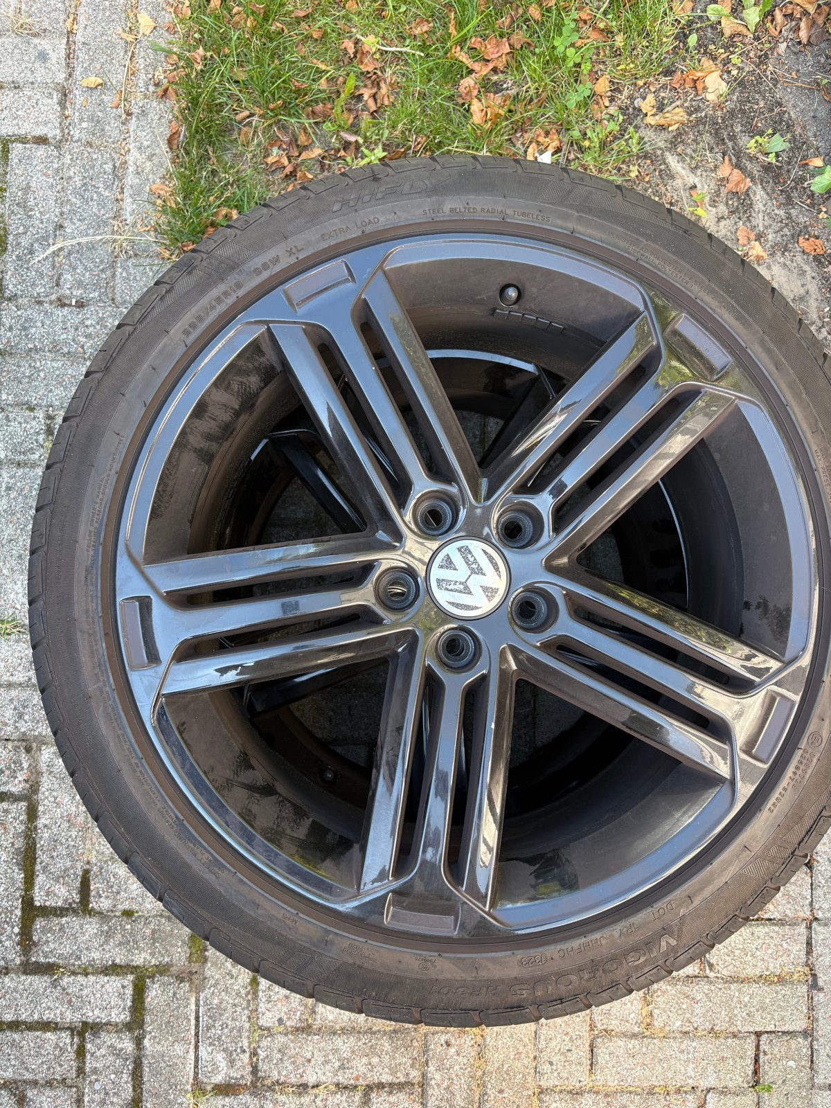 4 mooie 19 inch VW R velgen met zeer goede zomerbanden, Gebruikt, Banden en Velgen, 235 mm, Personenwagen