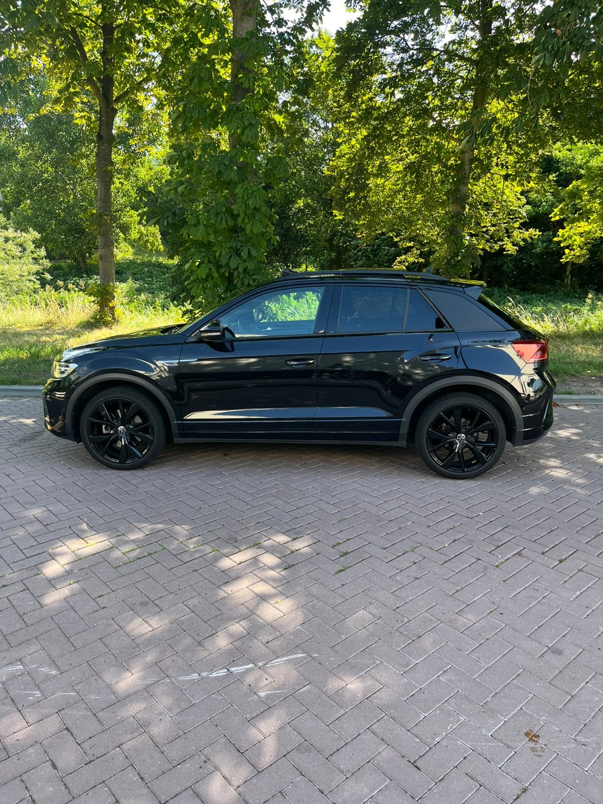 Volkswagen T-Roc 1.5 TSI 150pk 7-DSG R line 2022 Zwart, Auto's, Volkswagen, 15 km/l, 1498 cc, Zwart, 4 cilinders