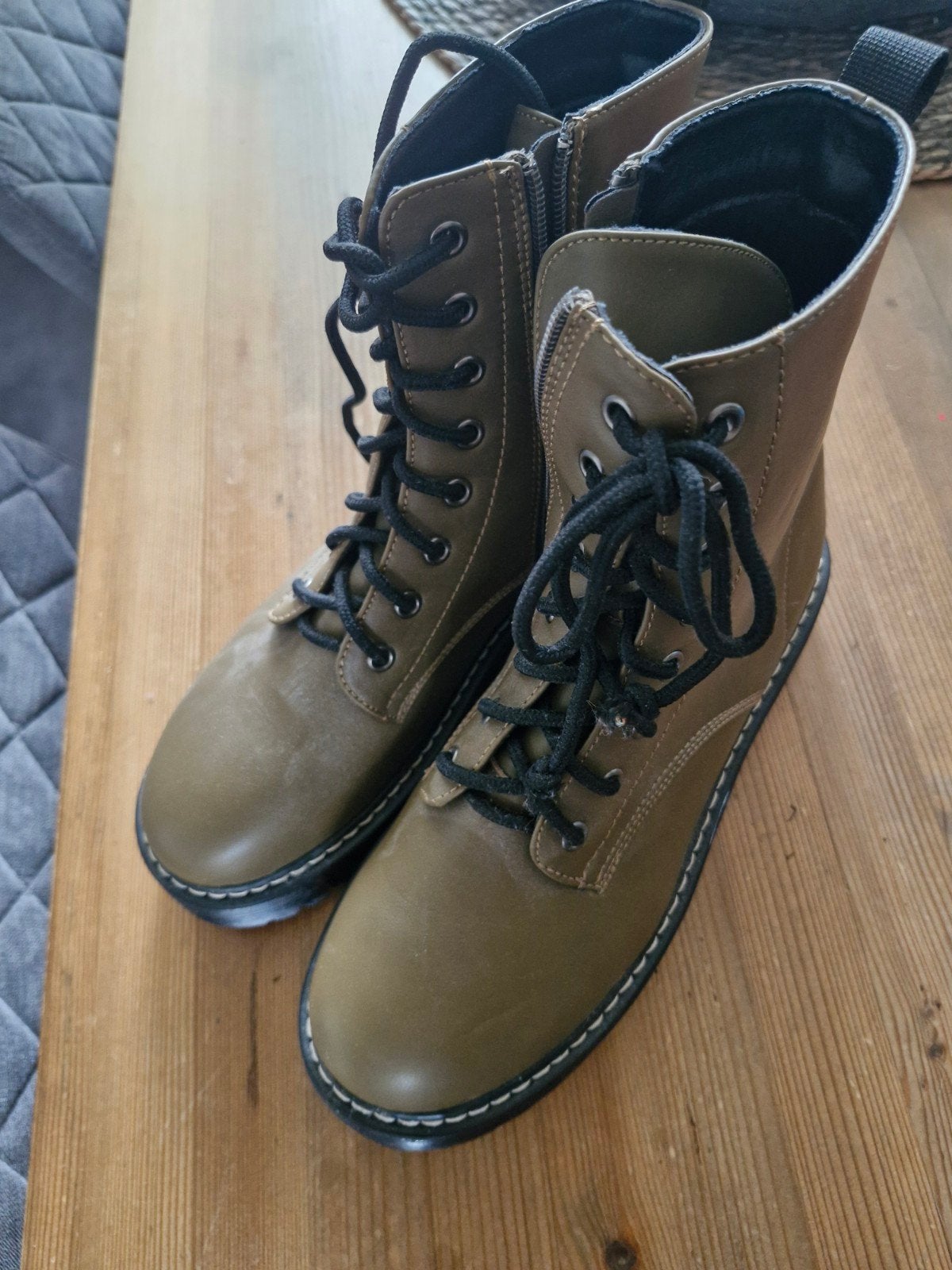 Bleubox dames schoenen maat 40 legergroen, Lage of Enkellaarzen, Ophalen of Verzenden, Gedragen, Bleubox
