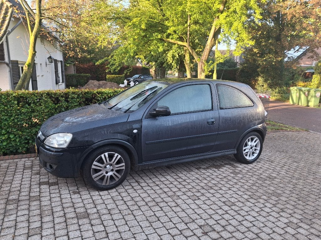 Opel Corsa 1.2 16V Twinport 3D Easytr. 2006 Grijs, 31 €/maand, 4 cilinders, 1229 cc, Origineel Nederlands