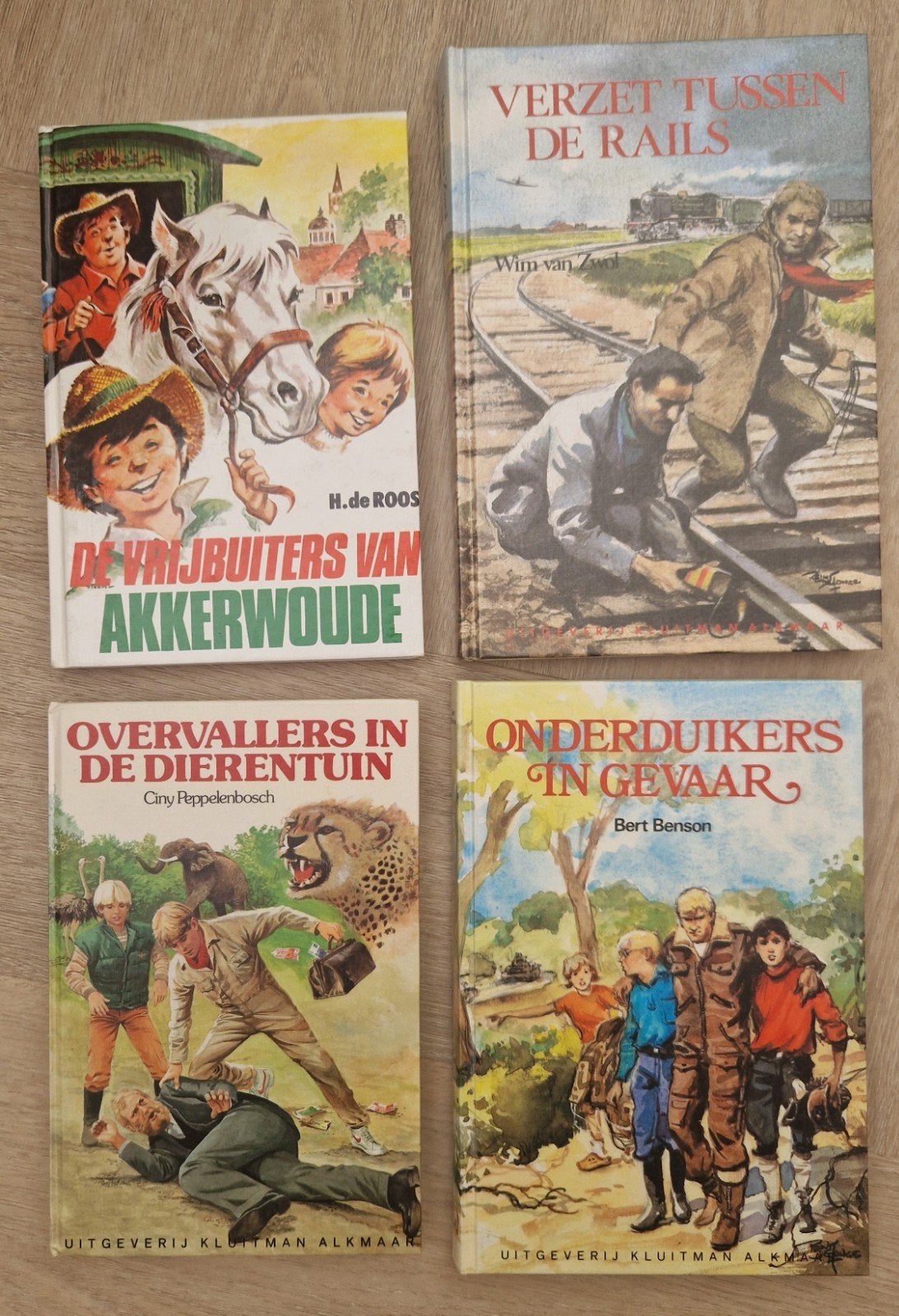 4 Jeugdboeken: Avontuurlijke Verhalen voor Jong en Oud, Ophalen of Verzenden, Gelezen, H. de Roos, Wim van Zwel, Ciny Peppelenbosch, Bert Benson