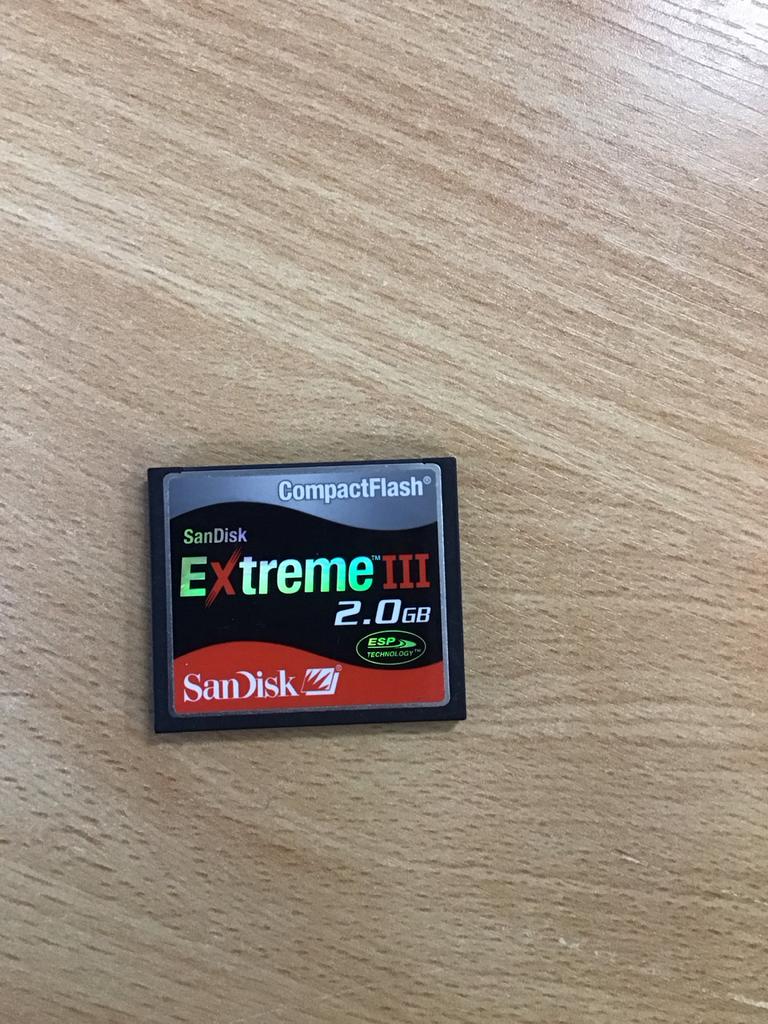 SanDisk Extreme III CompactFlash 2.0GB geheugenkaart, Audio, Tv en Foto, Fotografie | Geheugenkaarten, Sandisk, Gebruikt, 1000aa
