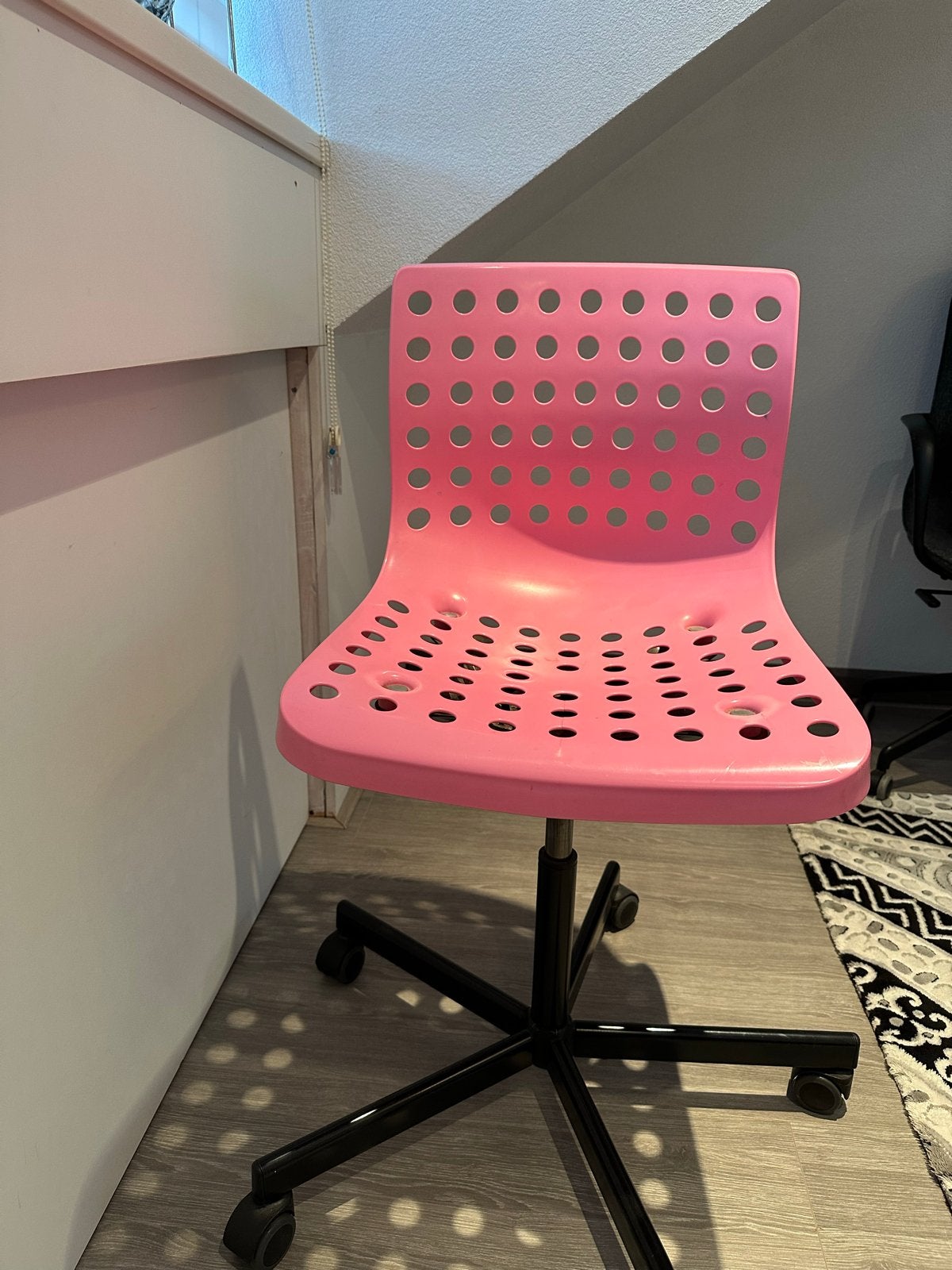Roze bureaustoel met wielen - Ideaal voor kinderbureau, Ophalen, Gebruikt, Roze, Bureaustoel
