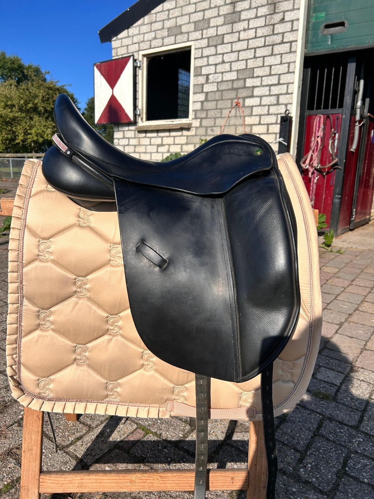 Ideal Suzannah 17 inch MW zwart, Ophalen, Gebruikt, Dressuur