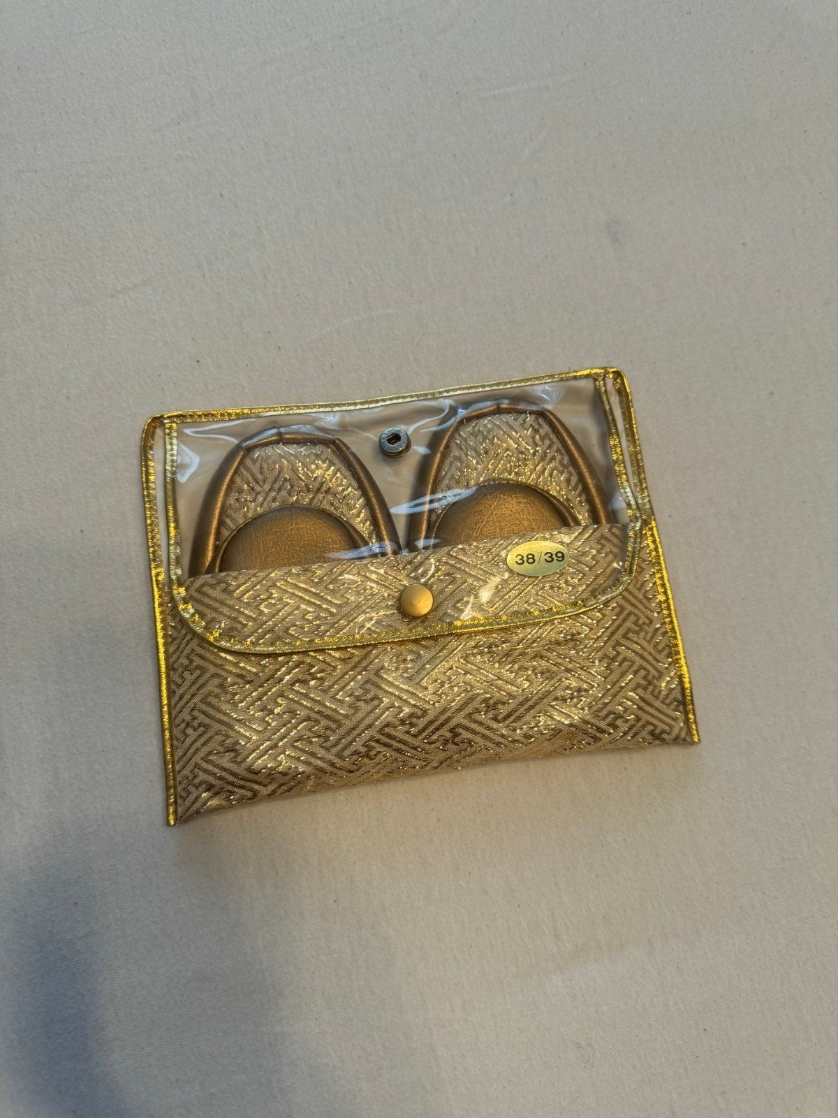 Vintage Gouden Pantoffels Maat 38/39, Kleding | Dames, Schoenen, Ophalen of Verzenden