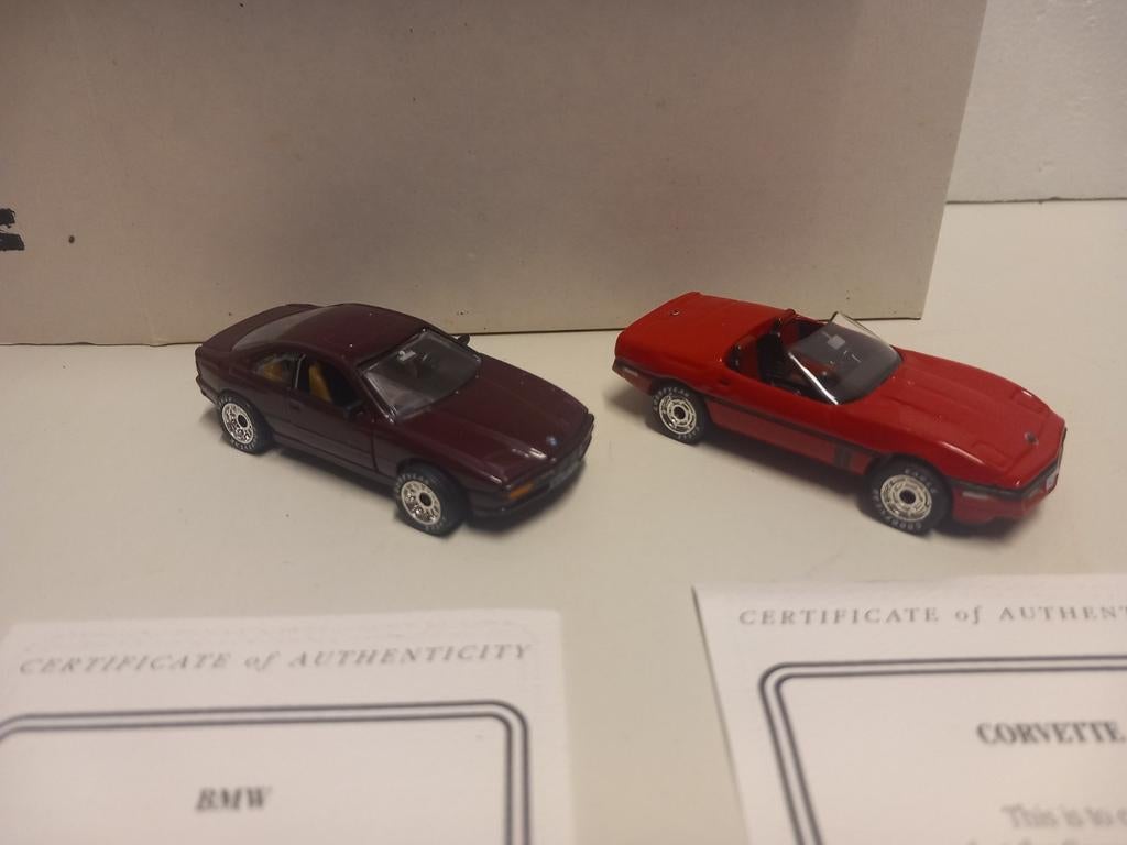 Matchbox 2-pack doosje BMW 850 & Chevrolet Corvette 3INCH, Hobby en Vrije tijd, Modelauto's | 1:87, Ophalen of Verzenden, Zo goed als nieuw