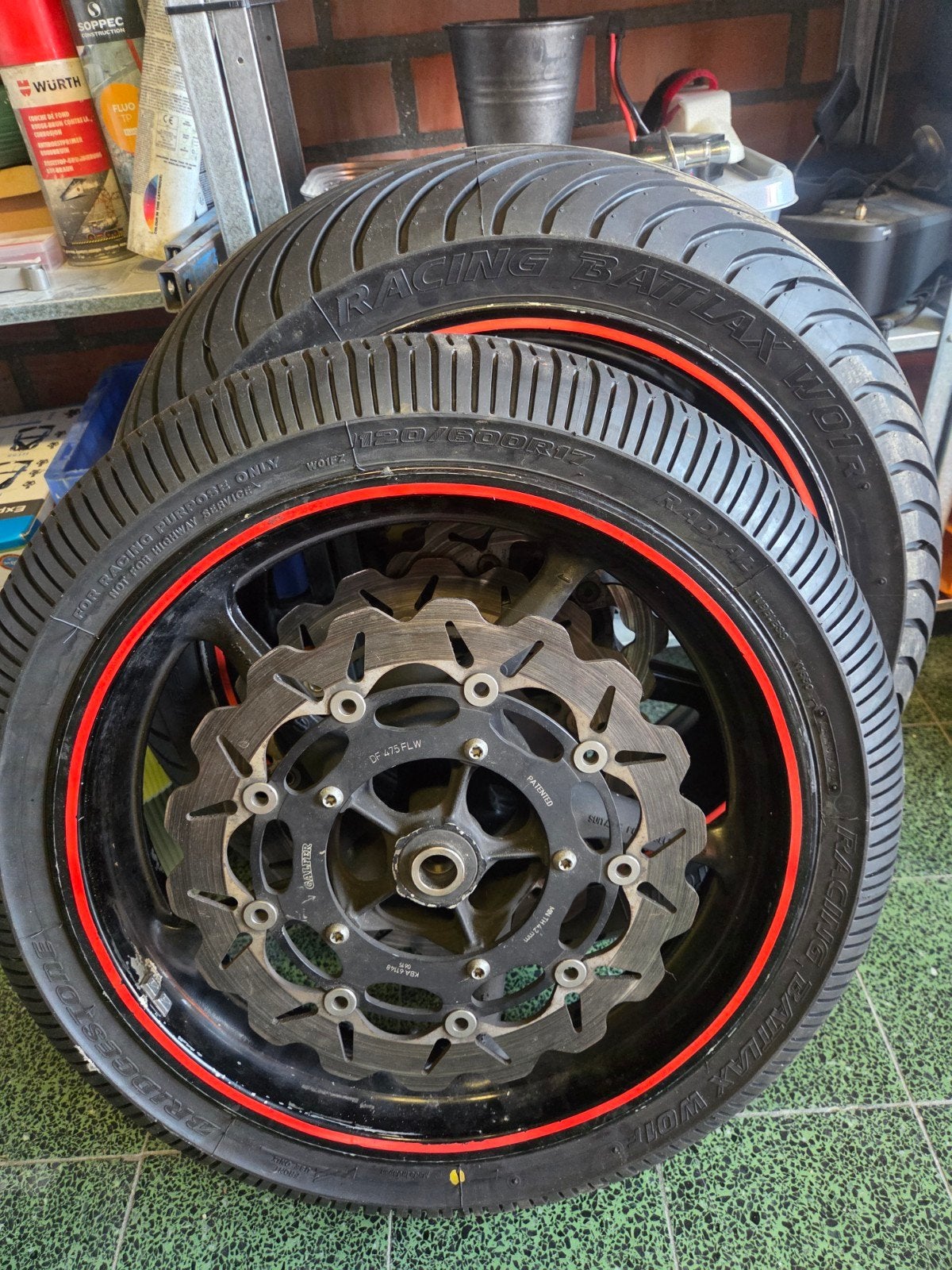 Set velgen Yamaha R1 2004-2014 met Bridgestone regenbanden, Ophalen of Verzenden, Gebruikt