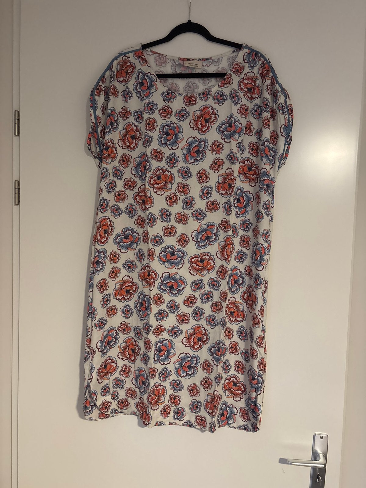 One Two Luxzuz Bloemenjurk Maat 46 Viscose, Meerkleurig, Maat 46/48 (XL) of groter, Ophalen of Verzenden, Zo goed als nieuw