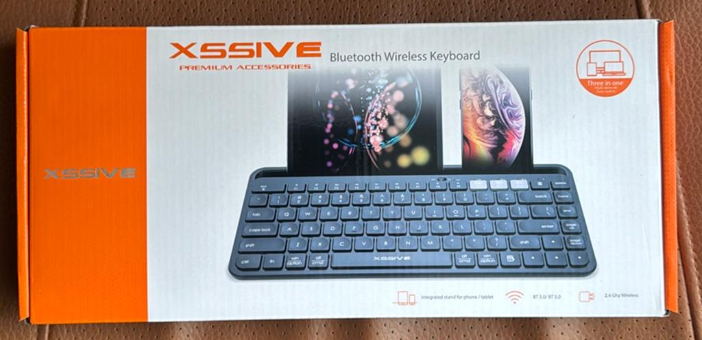 XSSIVE Bluetooth Draadloos Toetsenbord met Stand, Ophalen, Qwerty, Nieuw, Draadloos