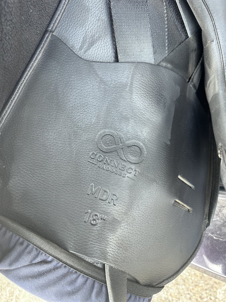 Connect Milau Dressuur 18", Dressuur, Kniewrongen, Overige merken, Diepe zit