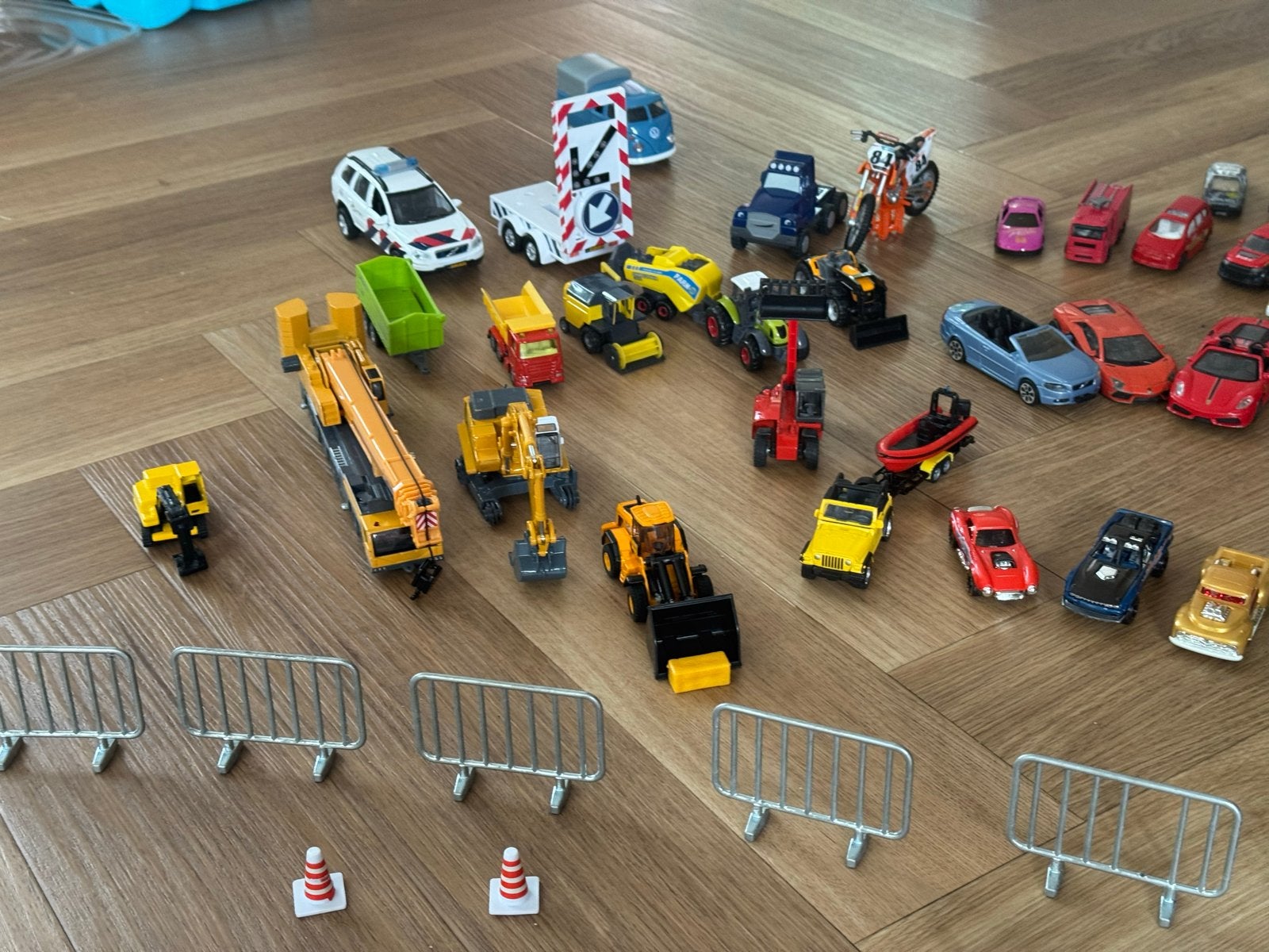 Grote collectie speelgoedauto's en bouwvoertuigen, Kinderen en Baby's, Speelgoed | Speelgoedvoertuigen, Ophalen, Gebruikt