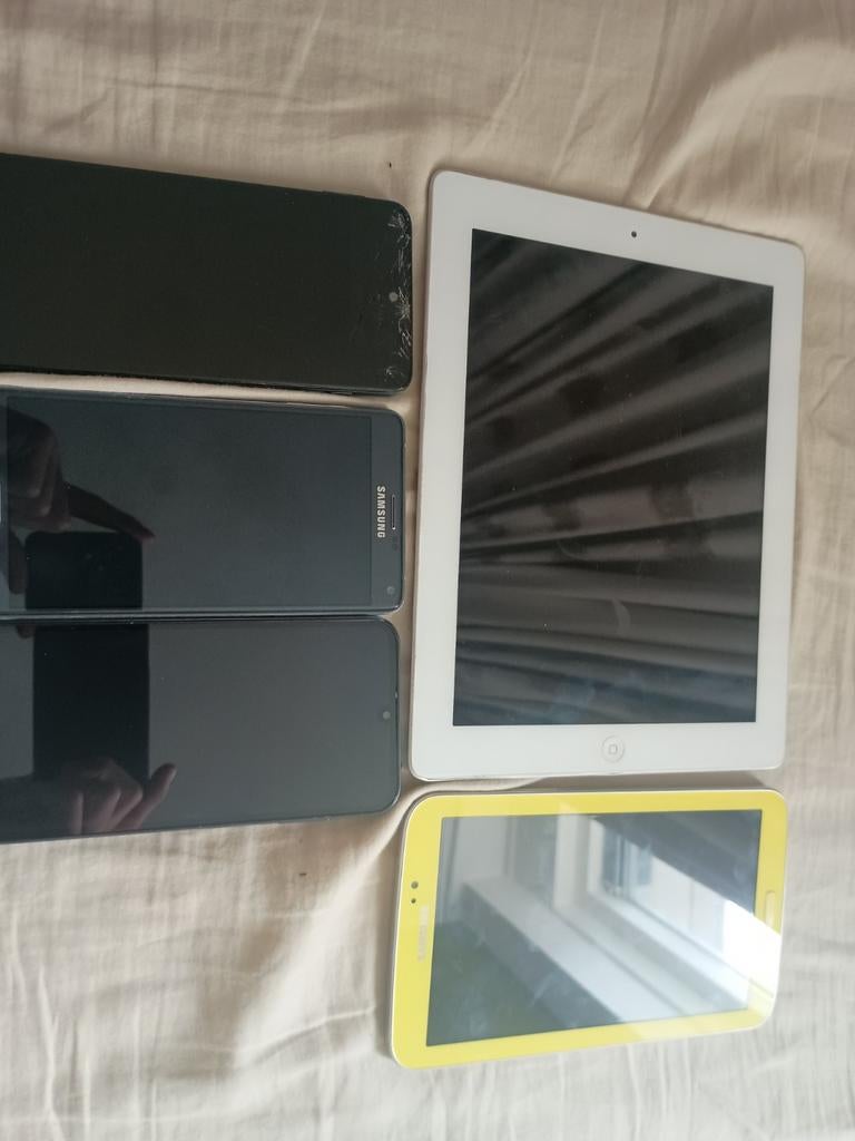 Ipad, tablet en 3 telefoons, Ophalen of Verzenden, Gebruikt, Overige typen