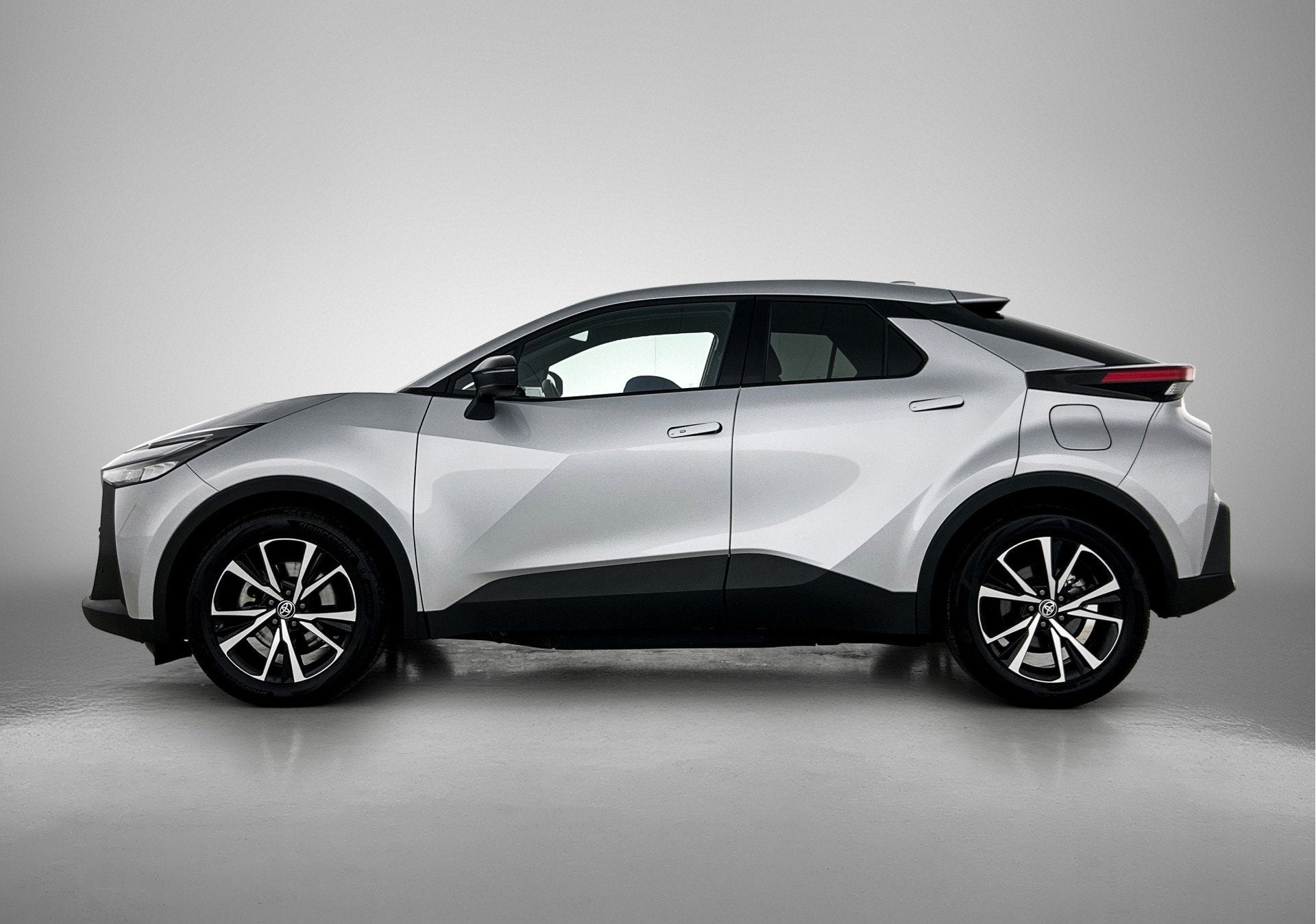 Toyota C-HR 2.0 Plug-in Hybrid 220 Dynamic | BTW voertuig |, Auto's, Stof, 4 cilinders, Bedrijf, Hybride Elektrisch/Benzine