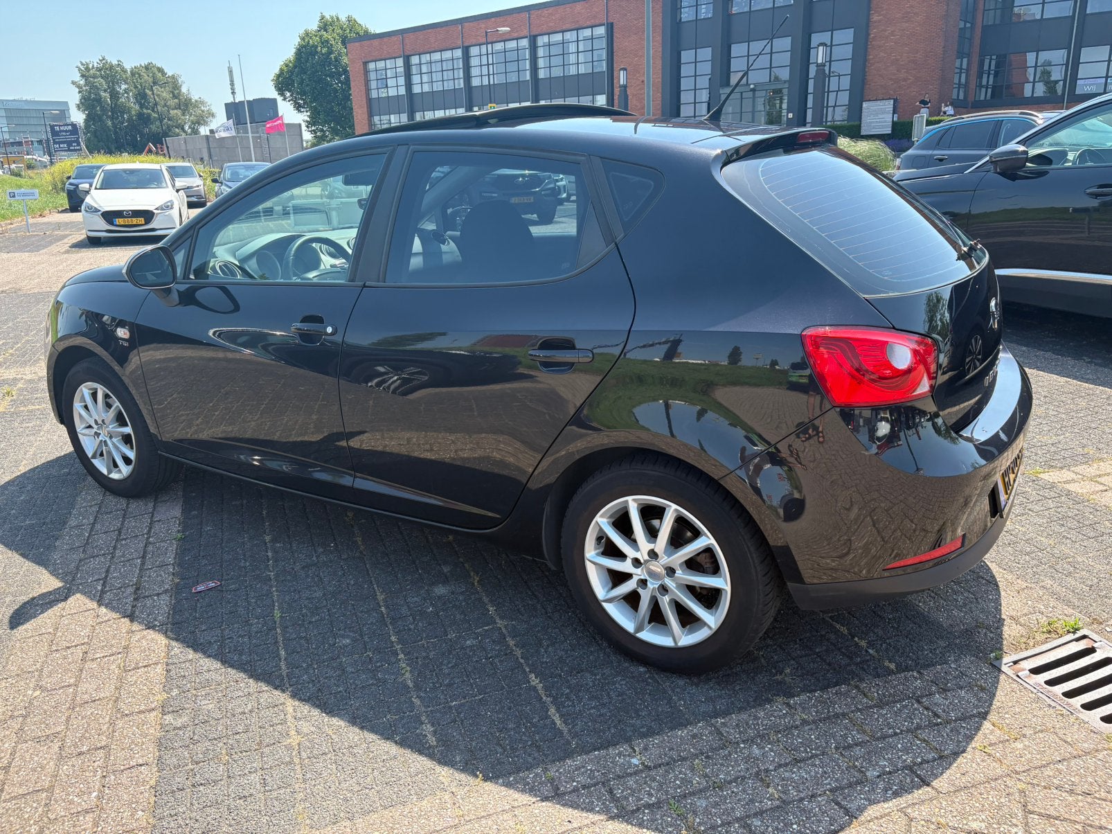 Seat Ibiza 1.2 TSI 77KW 2010 Zwart OPENDAK!, Auto's, Voorwielaandrijving, 40 €/maand, 995 kg, Handgeschakeld