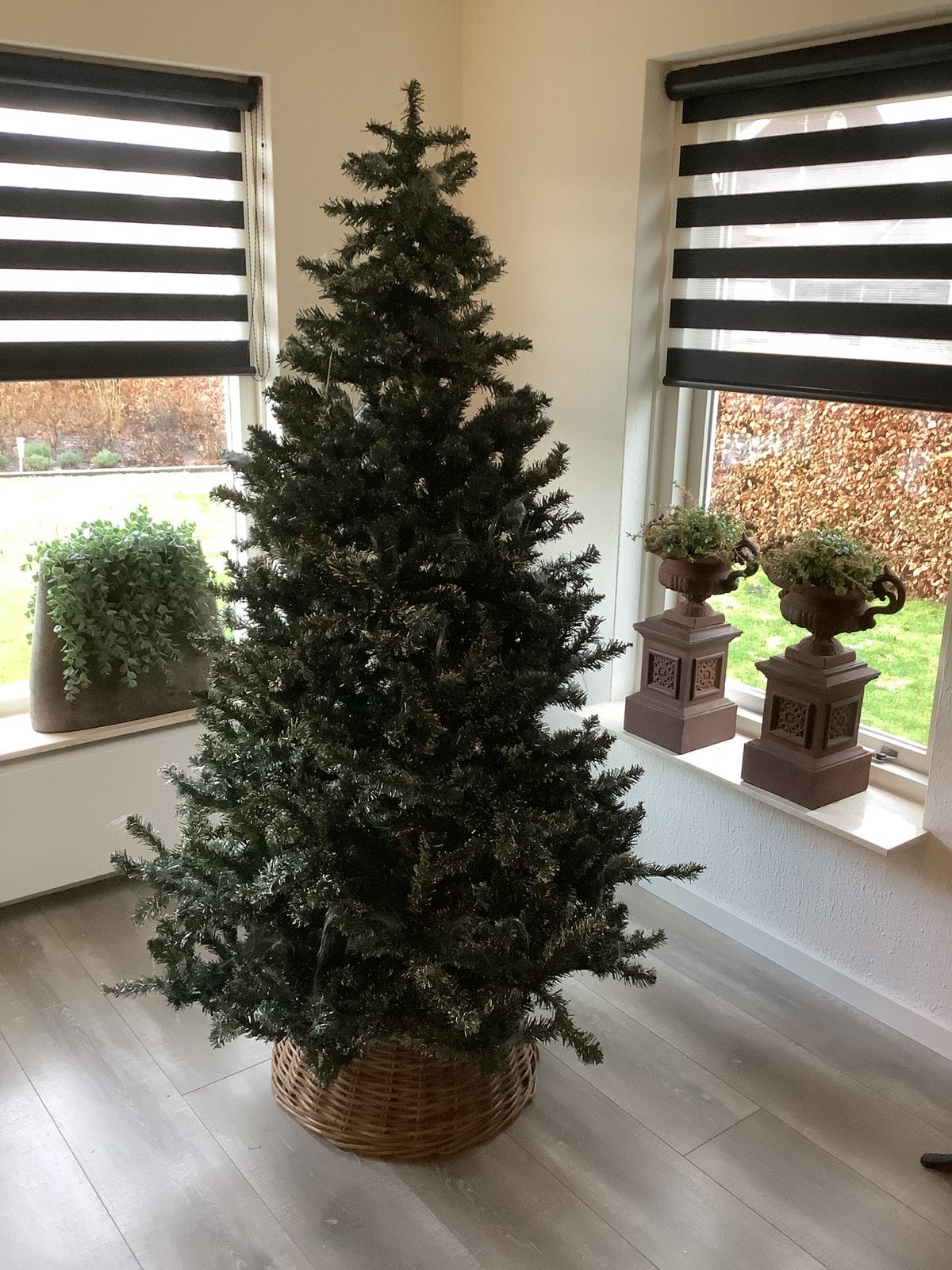 Kerstboom 2 meter hoog, Diversen, Ophalen, Zo goed als nieuw