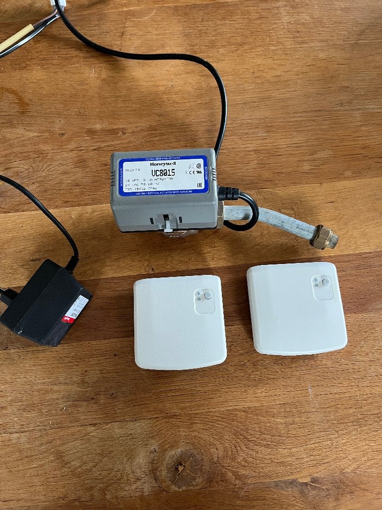 Honeywell Relais BDR91  en zone klep VC8015., Doe-het-zelf en Verbouw, Gebruikt, Minder dan 30 cm, Cv-ketel of Combi-ketel, Minder dan 60 cm