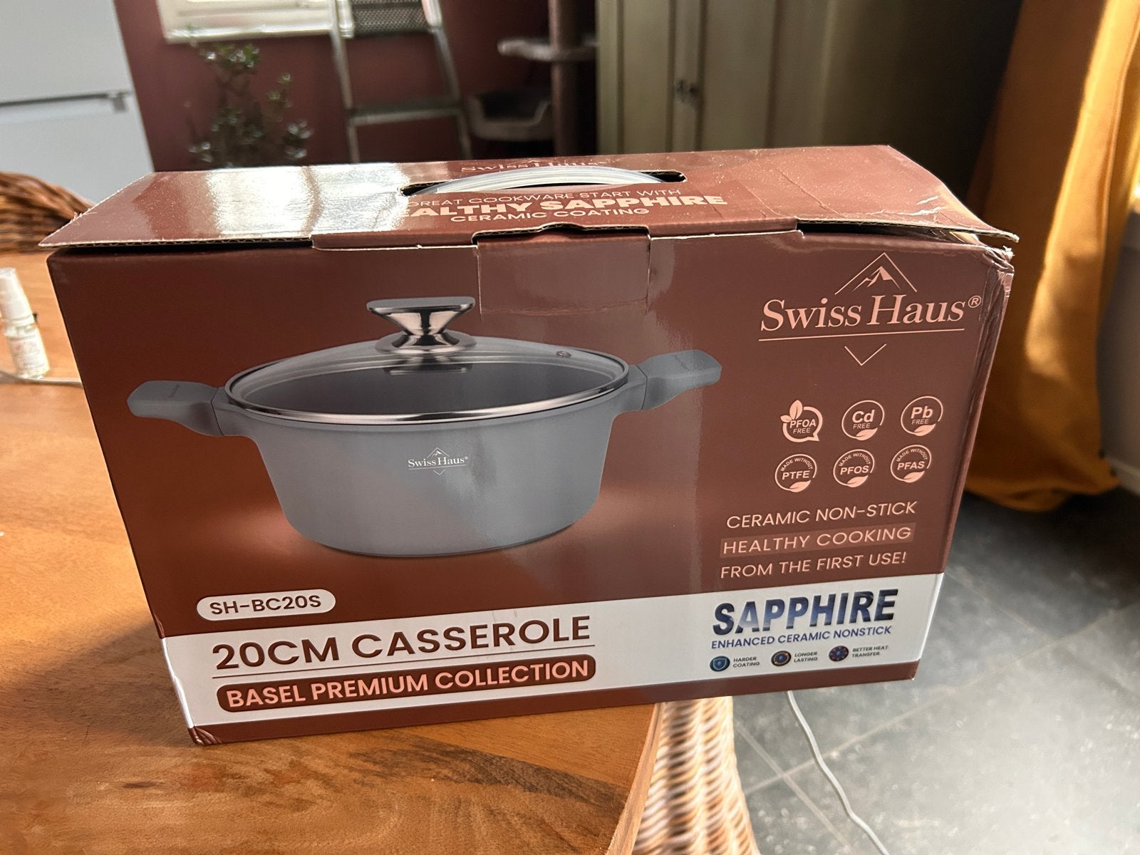 Swiss Haus Sapphire 20CM Casserole - Nieuw in doos, Overige materialen, Antiaanbaklaag, Nieuw, Ophalen of Verzenden